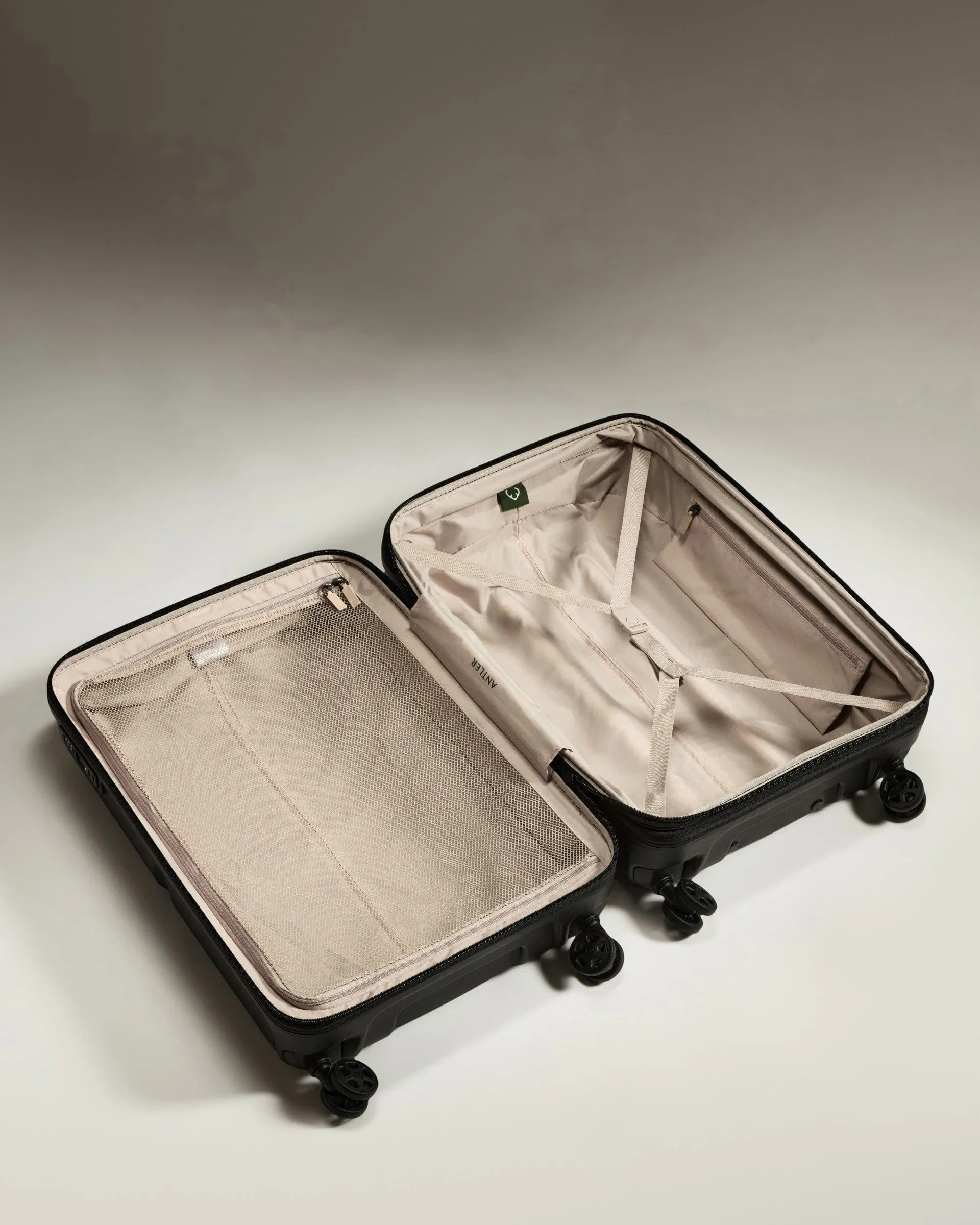 Suitcase Set in Black - Single Stripe